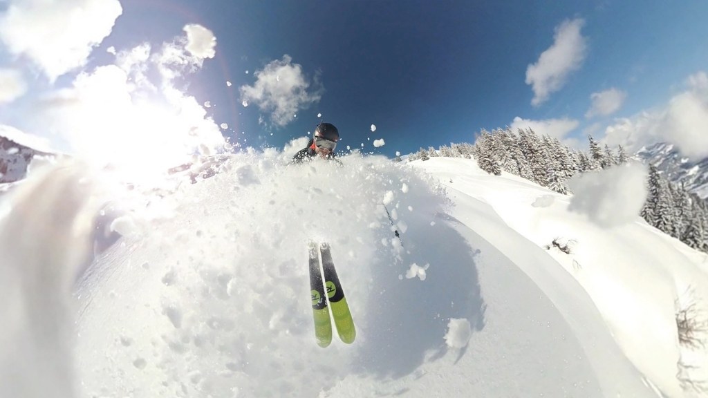 Bäst i test skidhjälm med visir - se testvinnande skidhjäl med visir för dam, barn och herr.