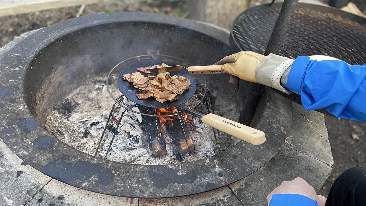 Test av stekpanna utomhus, Muurikka.