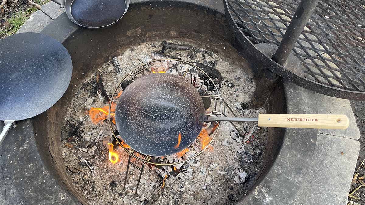 Test av stekpanna för utomhus – vildmarkspanna.